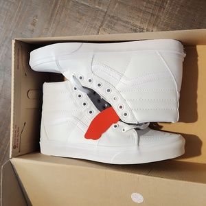 Nwt Canvas Sk8-Hi Vans sz 9.5 mens